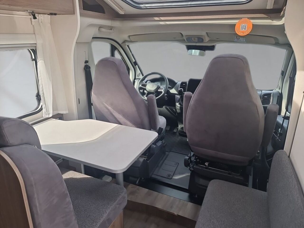 CARADO V347 pro + Ihr Vorteil. Unser Service. Ansicht 11 für Fahrzeugdetailseite