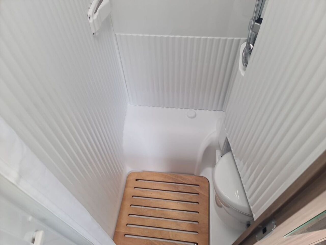 CARADO V347 pro + Ihr Vorteil. Unser Service. Ansicht 16 für Fahrzeugdetailseite