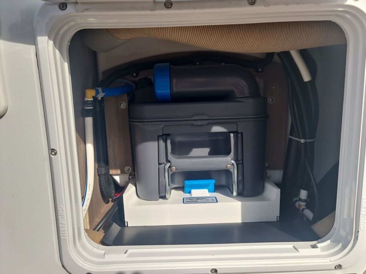 CARADO V347 pro + Ihr Vorteil. Unser Service. Ansicht 25 für Fahrzeugdetailseite