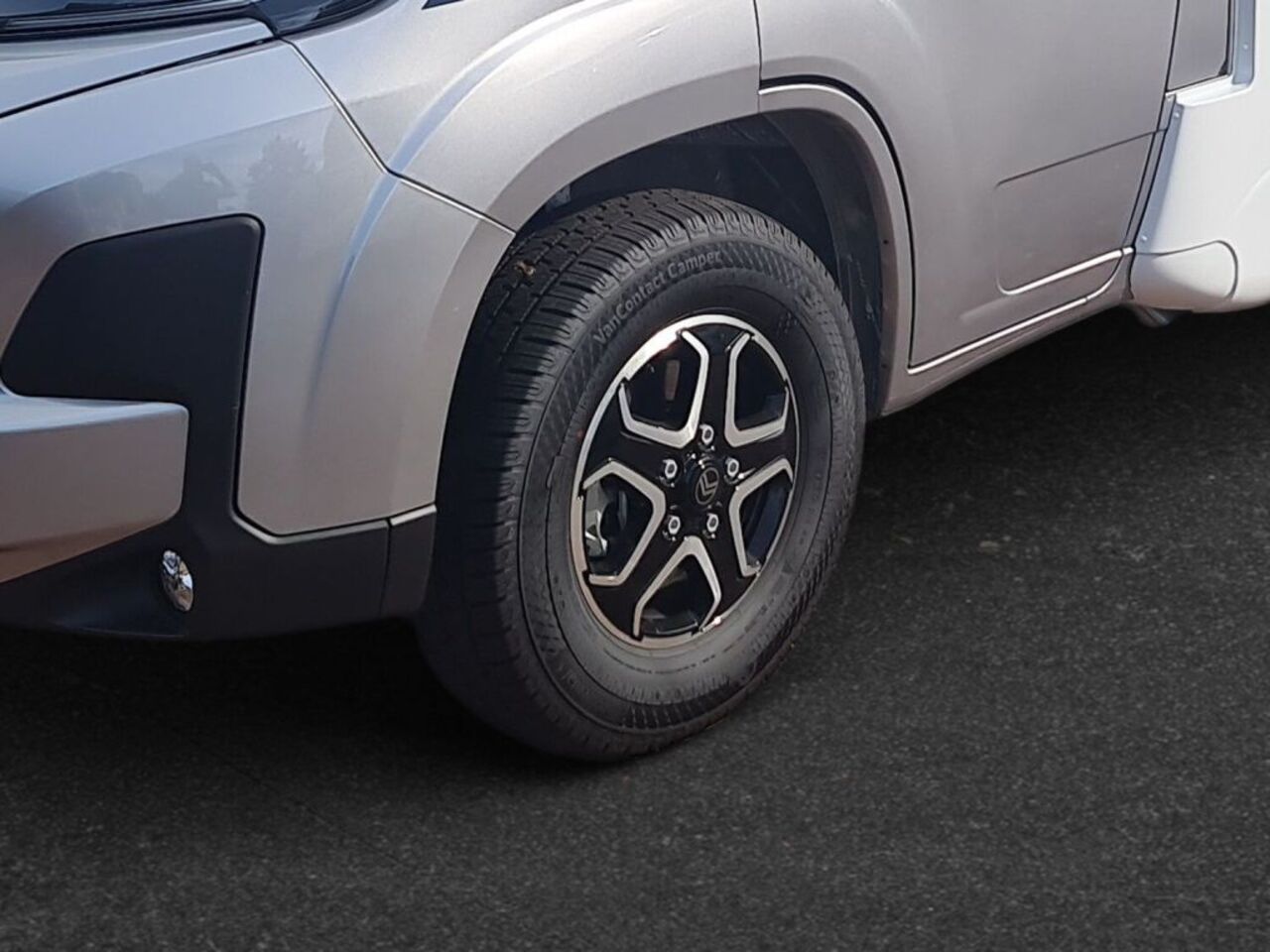 CARADO V347 pro + Ihr Vorteil. Unser Service. Ansicht 6 für Fahrzeugdetailseite