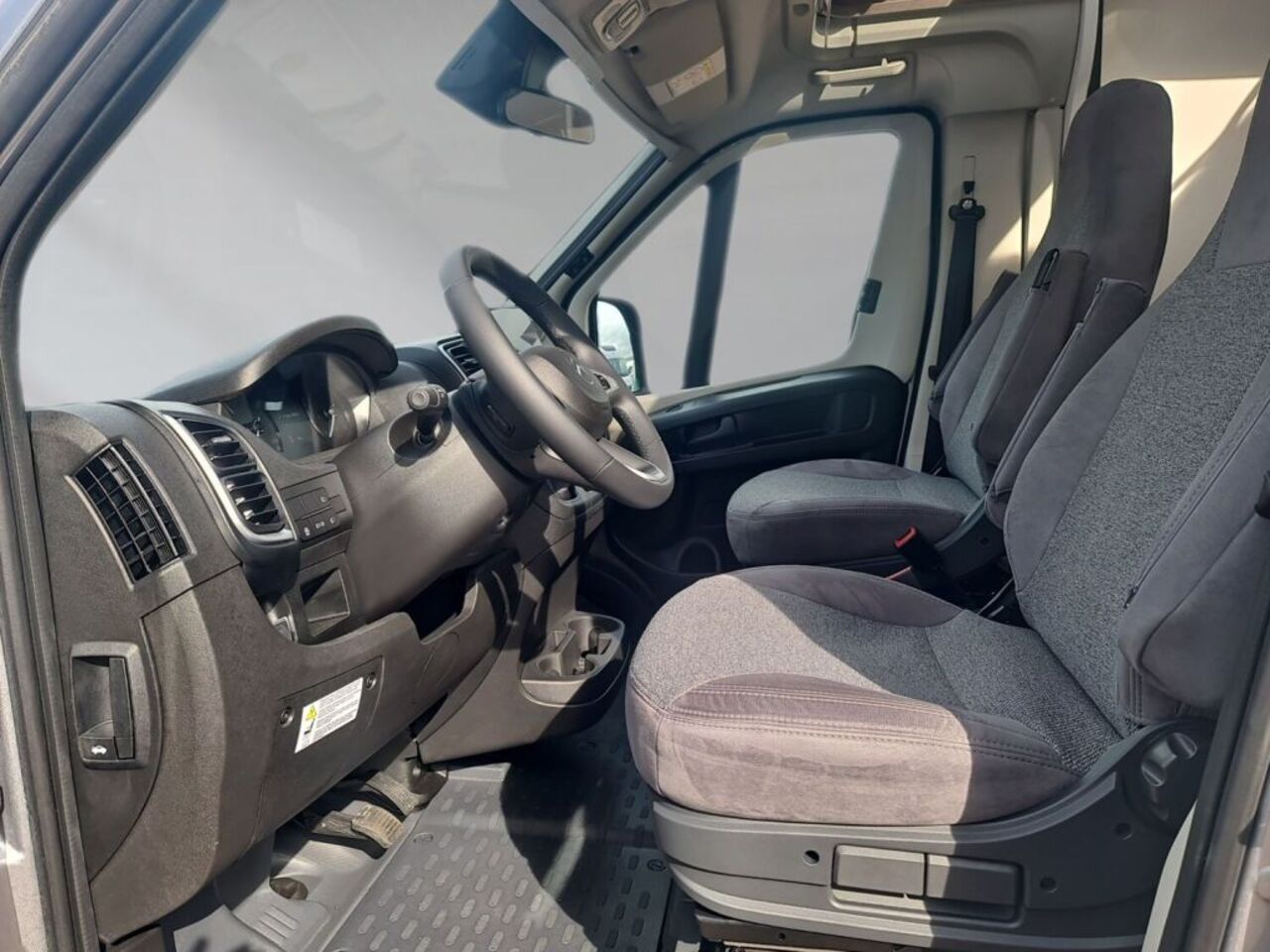 CARADO V347 pro + Ihr Vorteil. Unser Service. Ansicht 7 für Fahrzeugdetailseite