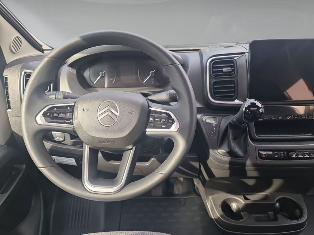 CARADO V347 pro + Ihr Vorteil. Unser Service. Ansicht 8 für Fahrzeugdetailseite