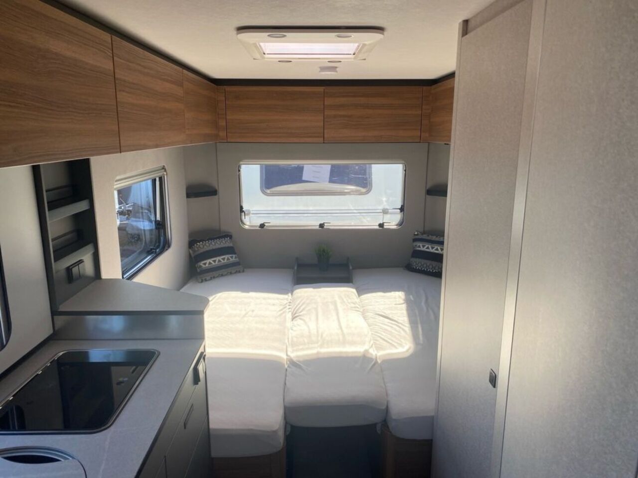 HYMER-ERIBA 495 +++ Messewochen +++ Ansicht 12 für Fahrzeugdetailseite