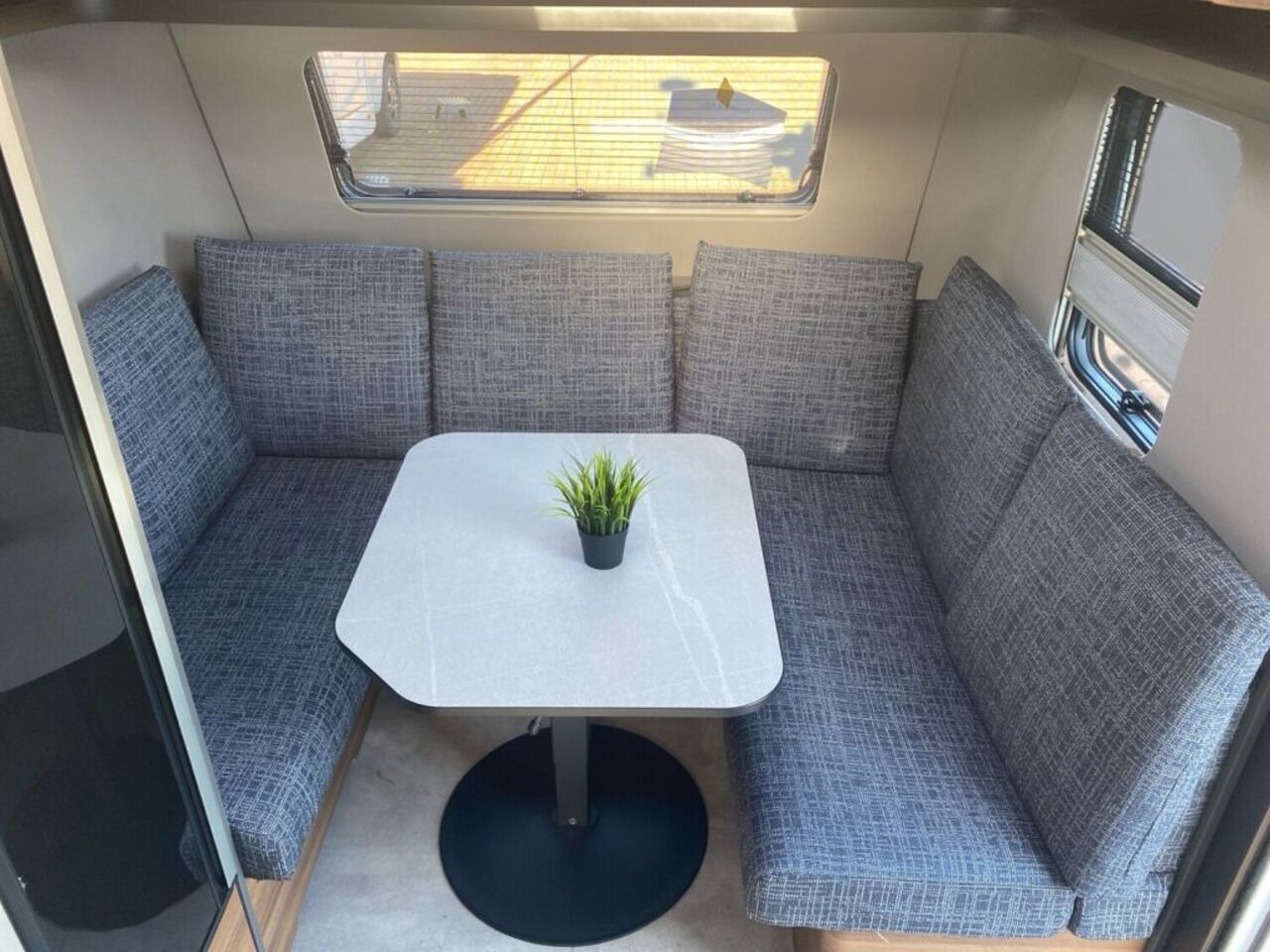 HYMER-ERIBA 495 +++ Messewochen +++ Ansicht 5 für Fahrzeugdetailseite