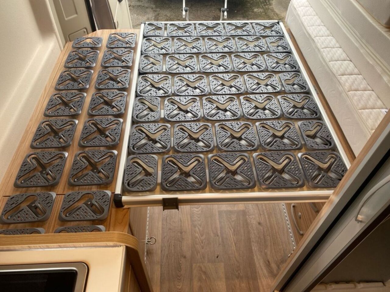 HYMER-ERIBA Ayers Rock +++ Messewochen +++ Ansicht 14 für Fahrzeugdetailseite