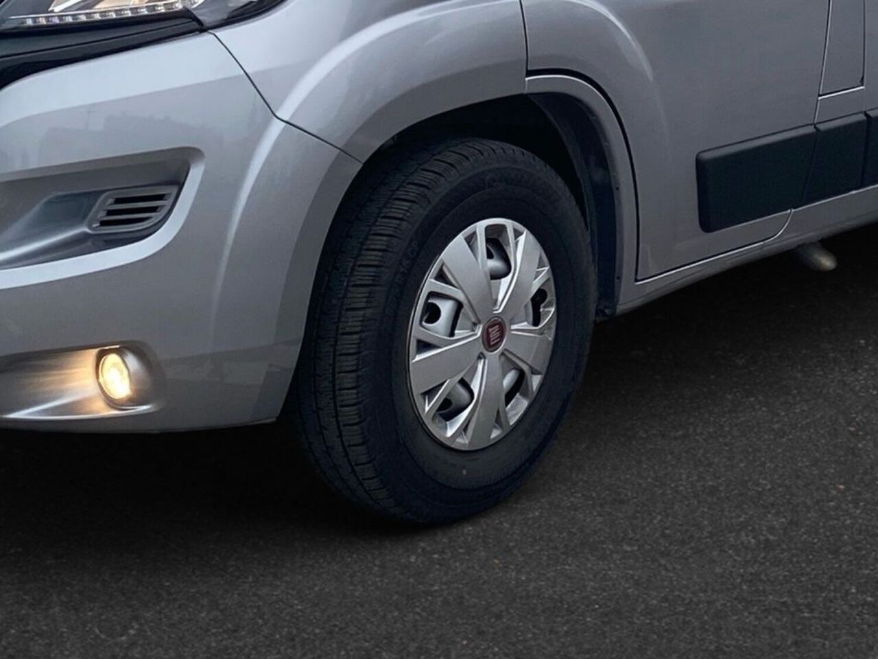 HYMER-ERIBA Ayers Rock +++ Messewochen +++ Ansicht 5 für Fahrzeugdetailseite