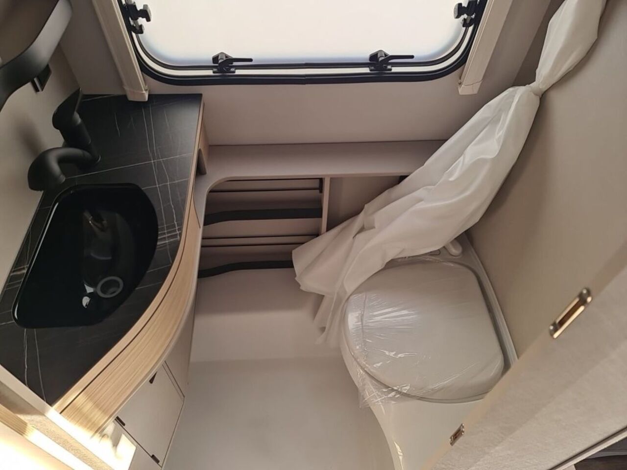 HYMER-ERIBA 542 +++ Messewochen +++ Ansicht 15 für Fahrzeugdetailseite
