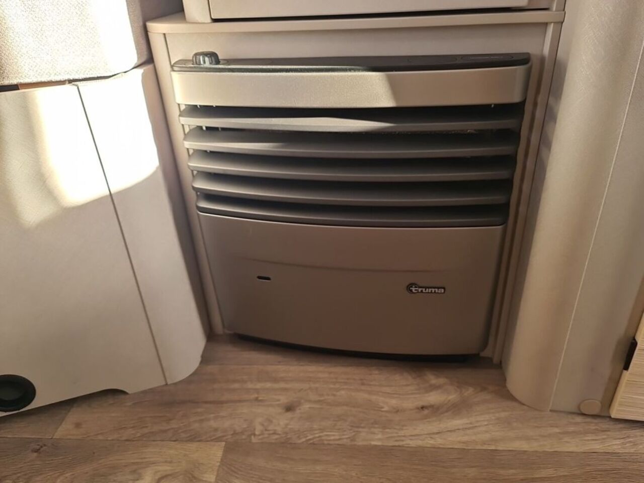 HYMER-ERIBA 542 +++ Messewochen +++ Ansicht 18 für Fahrzeugdetailseite