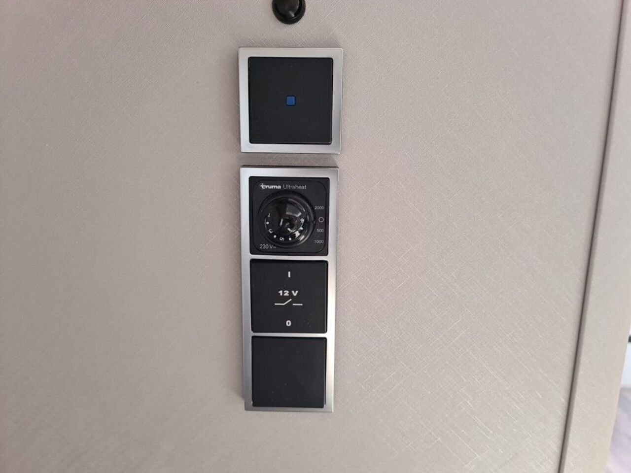 HYMER-ERIBA 542 Ihr Vorteil. Unser Service. Ansicht 21 für Fahrzeugdetailseite