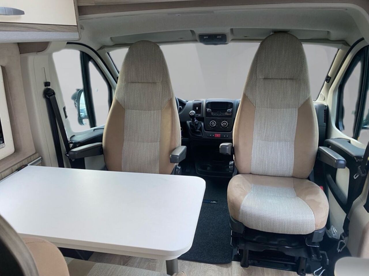 MEGAMOBIL 600 +++ Messewochen +++ Ansicht 10 für Fahrzeugdetailseite