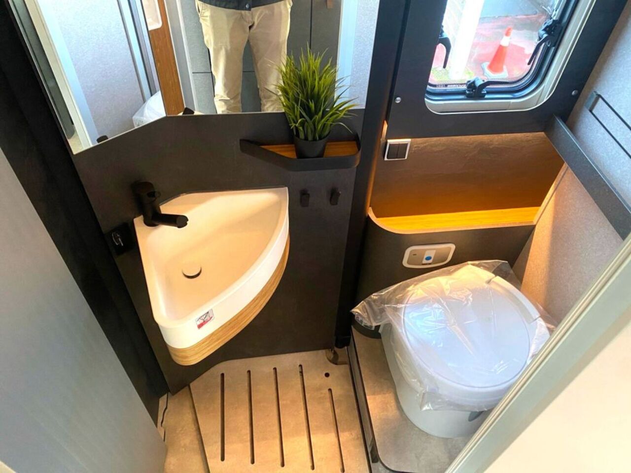 HYMER-ERIBA S +++ Messewochen +++ Ansicht 12 für Fahrzeugdetailseite