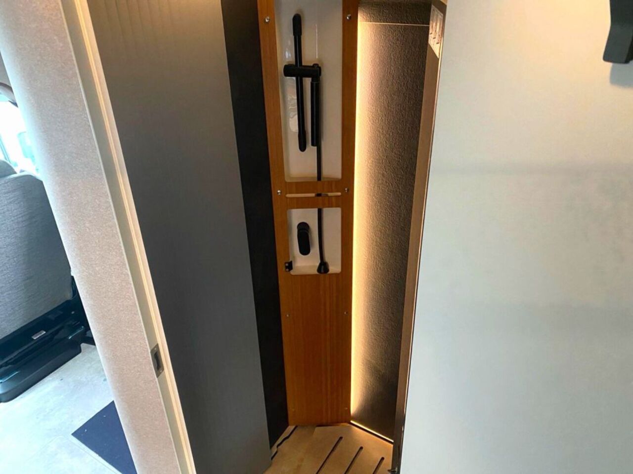 HYMER-ERIBA S +++ Messewochen +++ Ansicht 13 für Fahrzeugdetailseite