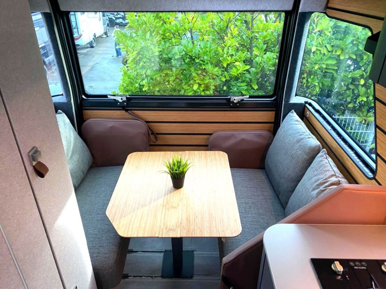 HYMER-ERIBA S +++ Messewochen +++ Ansicht 14 für Fahrzeugdetailseite