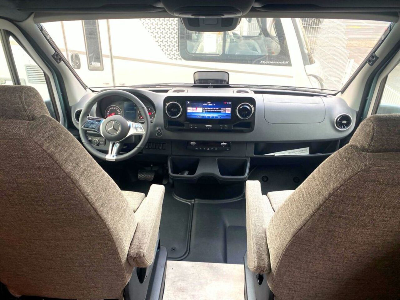 HYMER-ERIBA S +++ Messewochen +++ Ansicht 8 für Fahrzeugdetailseite