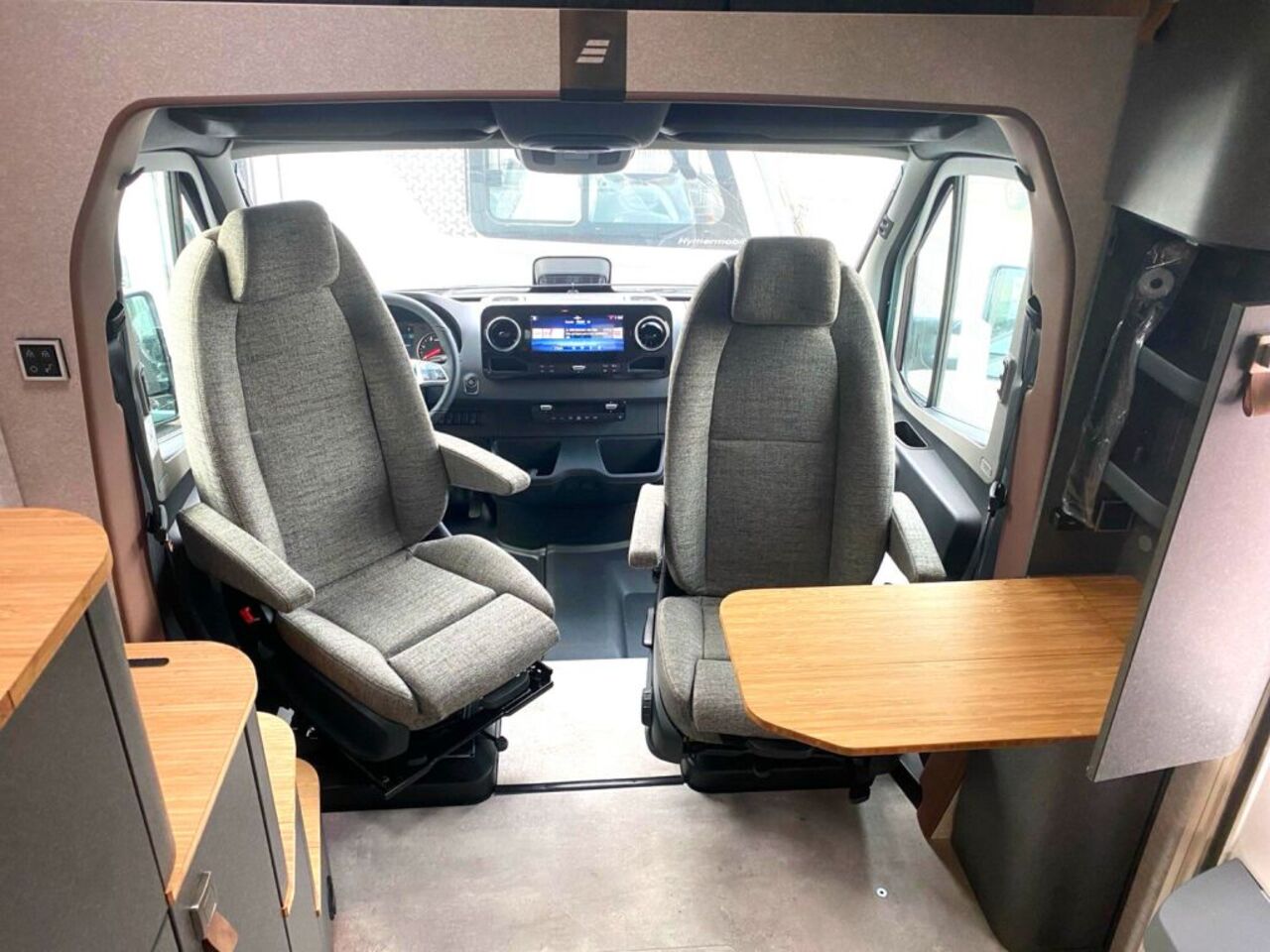 HYMER-ERIBA S +++ Messewochen +++ Ansicht 9 für Fahrzeugdetailseite
