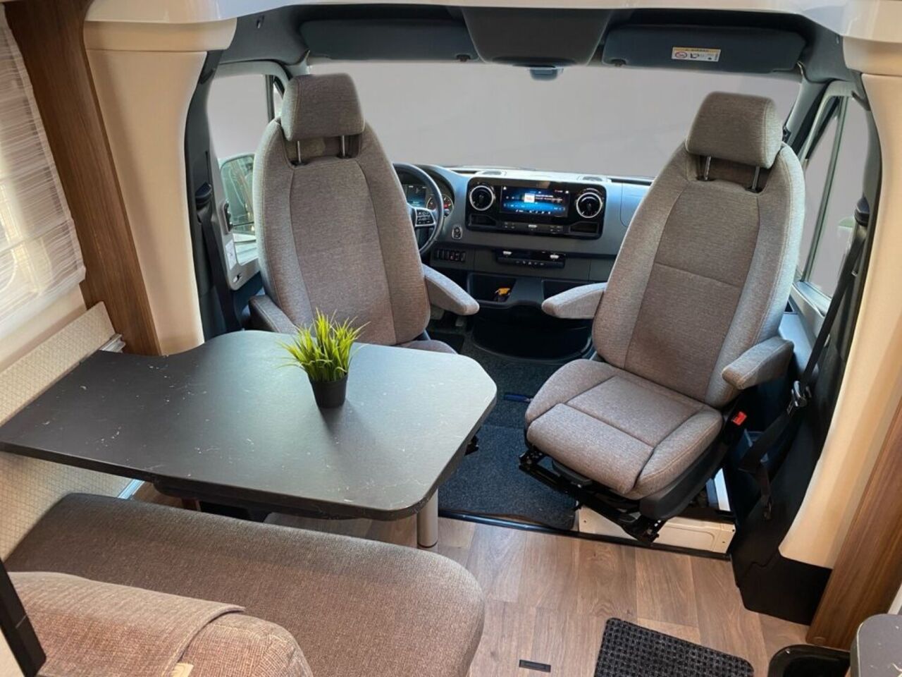 HYMER-ERIBA T 580 +++ Messewochen +++ Ansicht 10 für Fahrzeugdetailseite