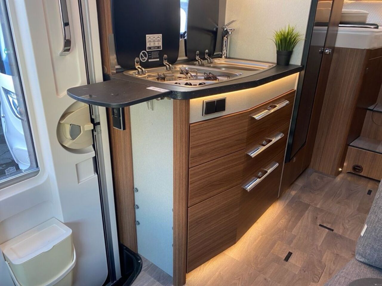 HYMER-ERIBA T 580 +++ Messewochen +++ Ansicht 12 für Fahrzeugdetailseite