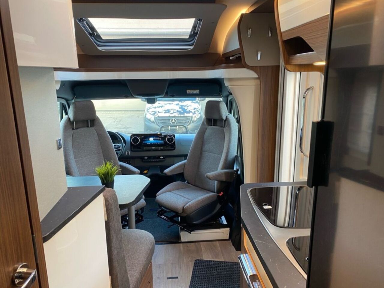 HYMER-ERIBA T 580 +++ Messewochen +++ Ansicht 17 für Fahrzeugdetailseite