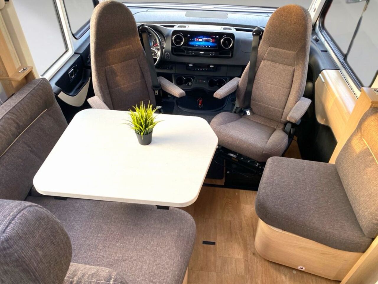 HYMER-ERIBA I 680 +++ Messewochen +++ Ansicht 10 für Fahrzeugdetailseite