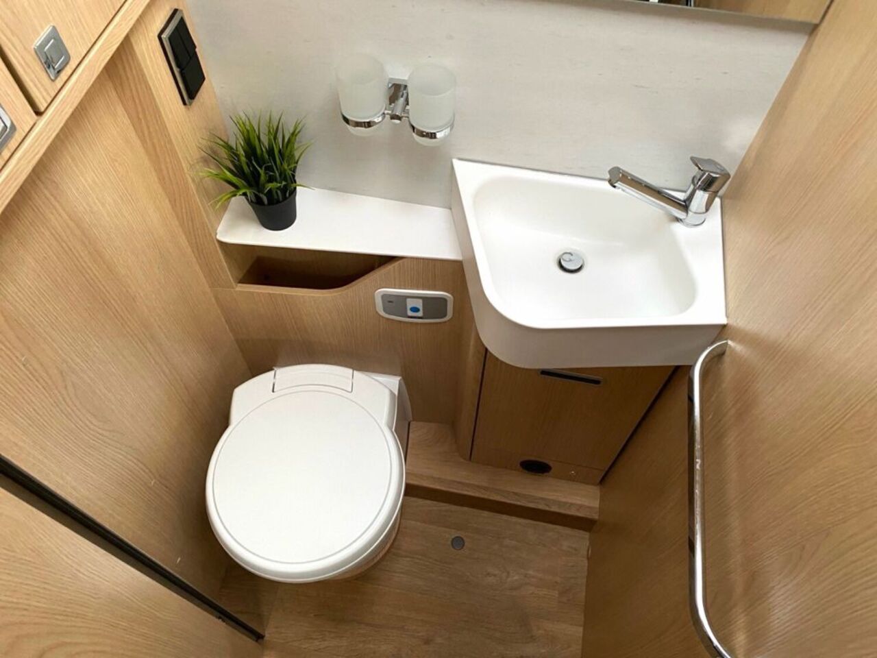 HYMER-ERIBA I 680 +++ Messewochen +++ Ansicht 15 für Fahrzeugdetailseite