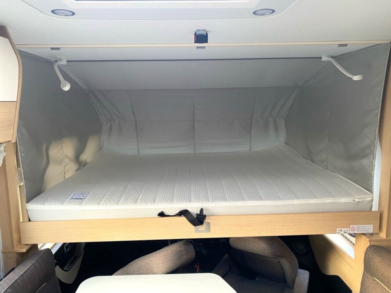 HYMER-ERIBA I 680 +++ Messewochen +++ Ansicht 18 für Fahrzeugdetailseite