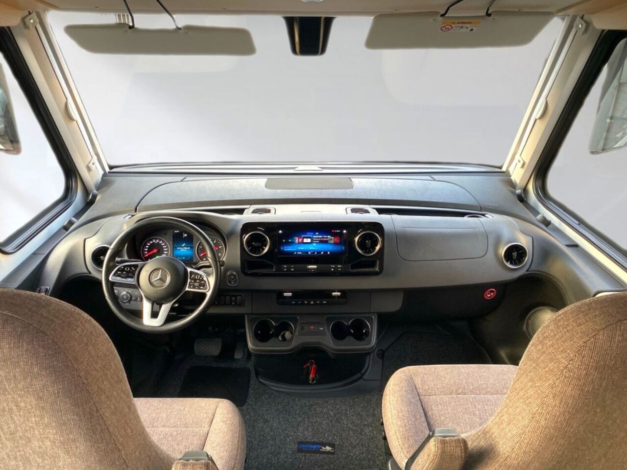 HYMER-ERIBA I 680 +++ Messewochen +++ Ansicht 9 für Fahrzeugdetailseite