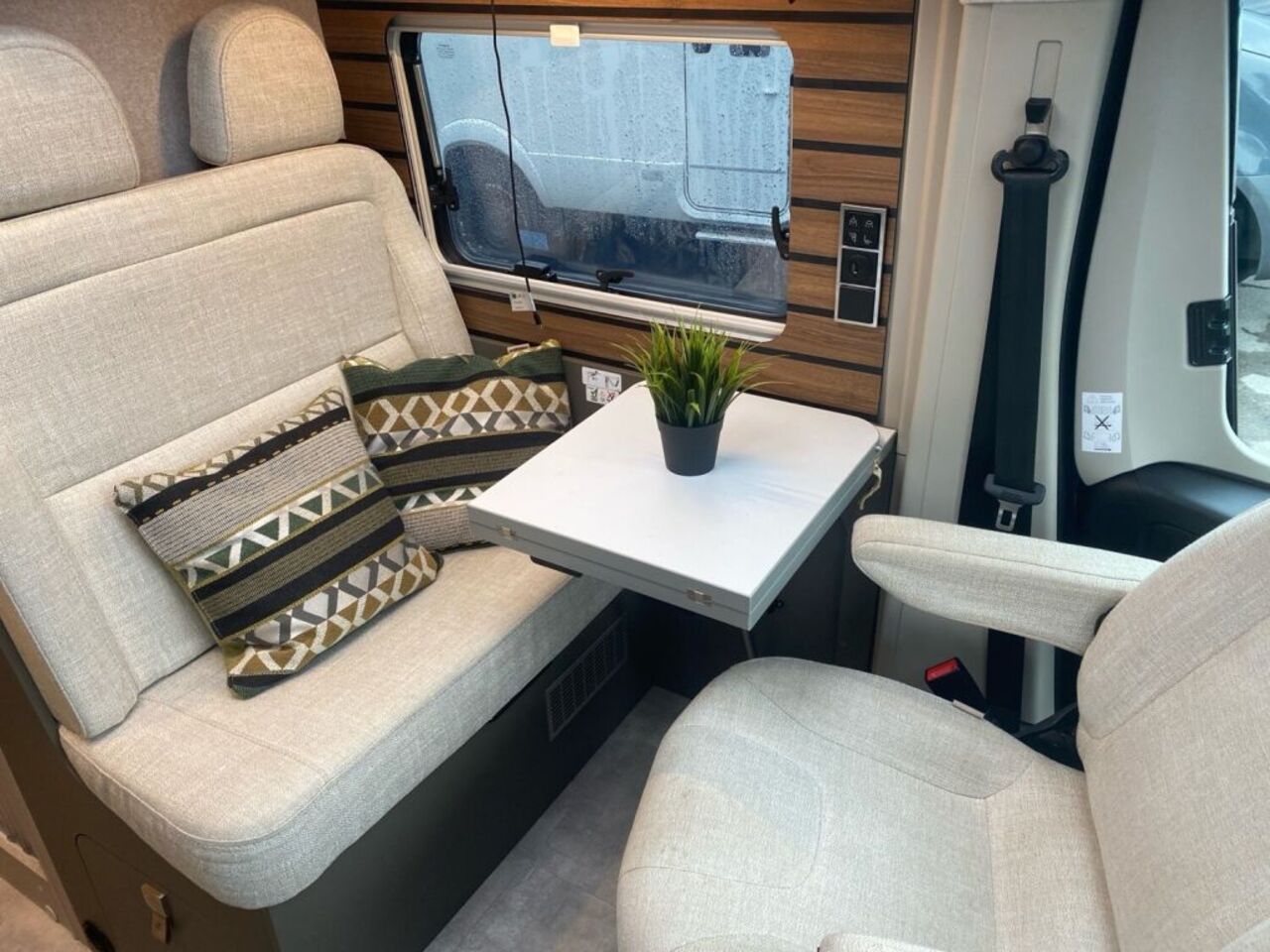 HYMER-ERIBA Yellowstone +++ Messewochen +++ Ansicht 12 für Fahrzeugdetailseite