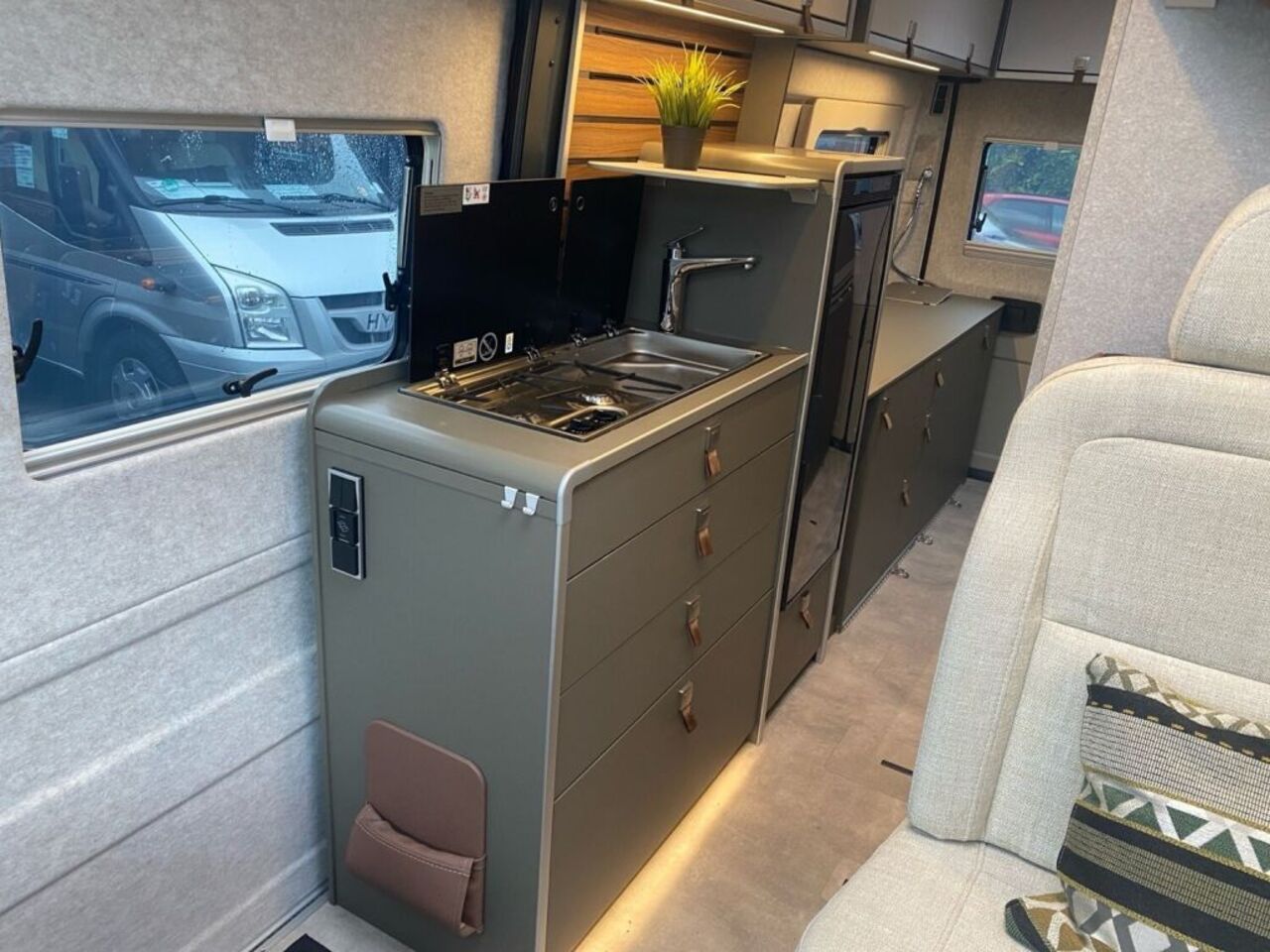 HYMER-ERIBA Yellowstone +++ Messewochen +++ Ansicht 13 für Fahrzeugdetailseite