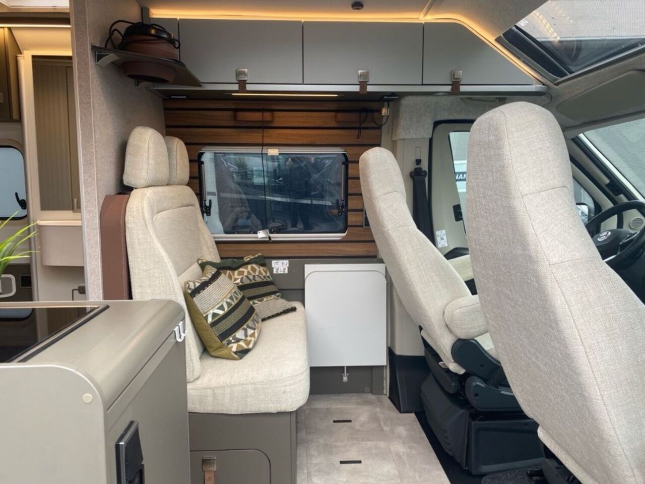 HYMER-ERIBA Yellowstone Ihr Vorteil. Unser Service. Ansicht 22 für Fahrzeugdetailseite