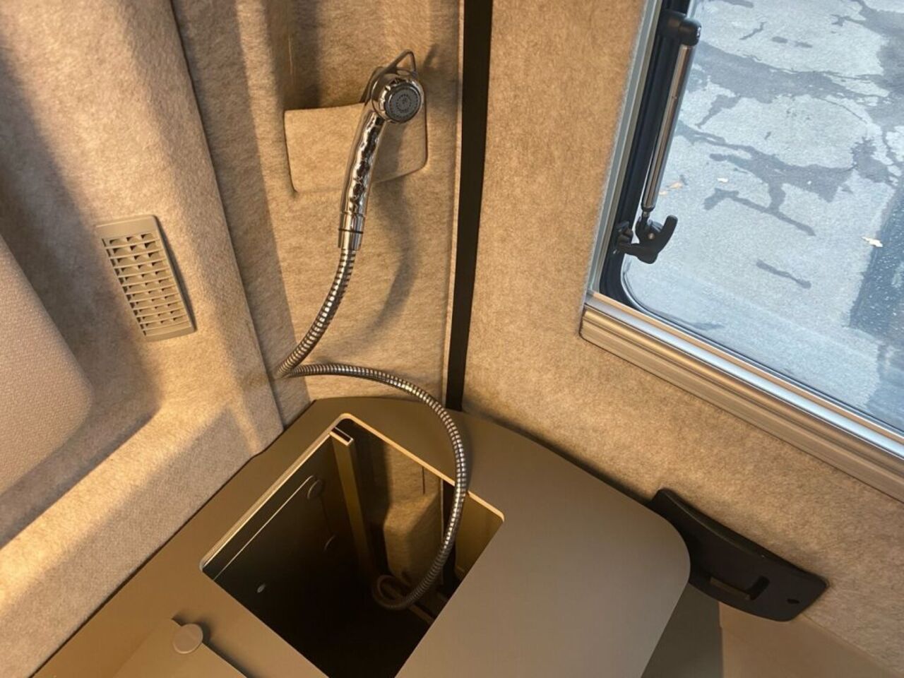 HYMER-ERIBA Yellowstone Ihr Vorteil. Unser Service. Ansicht 23 für Fahrzeugdetailseite