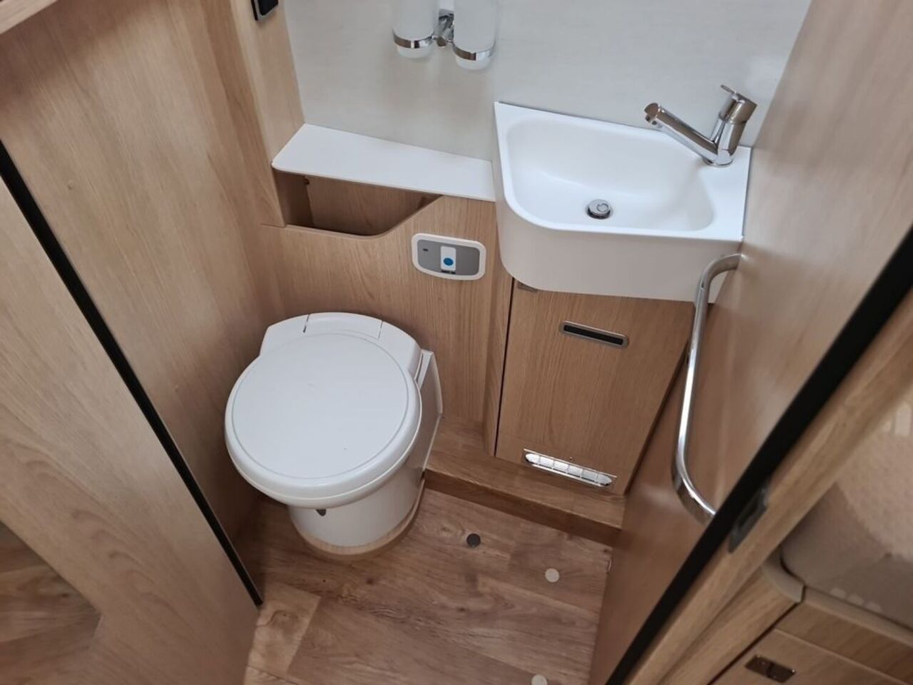 HYMER-ERIBA I 680 +++ Messewochen +++ Ansicht 15 für Fahrzeugdetailseite