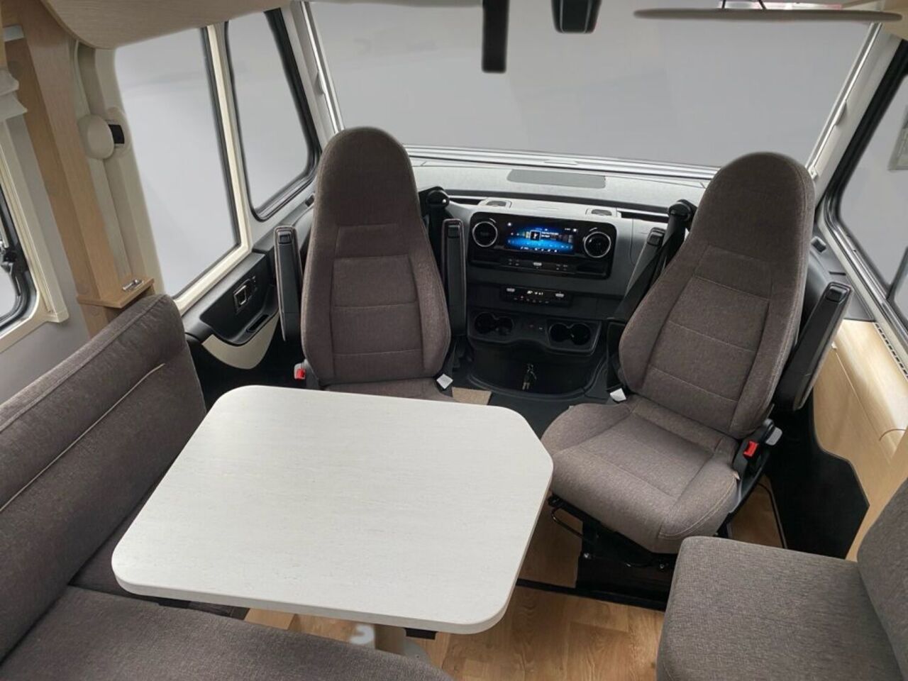 HYMER-ERIBA I 680 +++ Messewochen +++ Ansicht 11 für Fahrzeugdetailseite