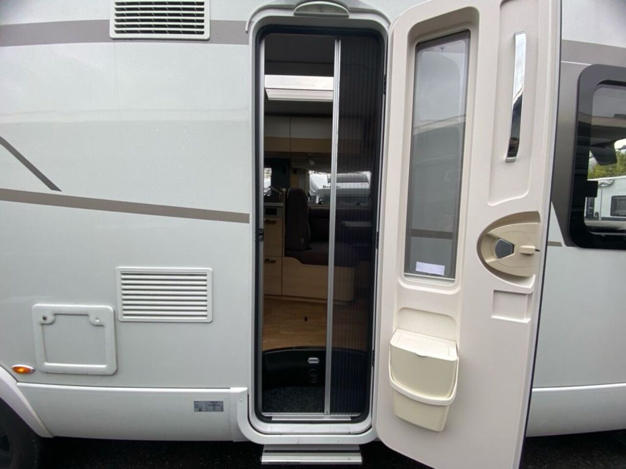 HYMER-ERIBA I 680 +++ Messewochen +++ Ansicht 19 für Fahrzeugdetailseite