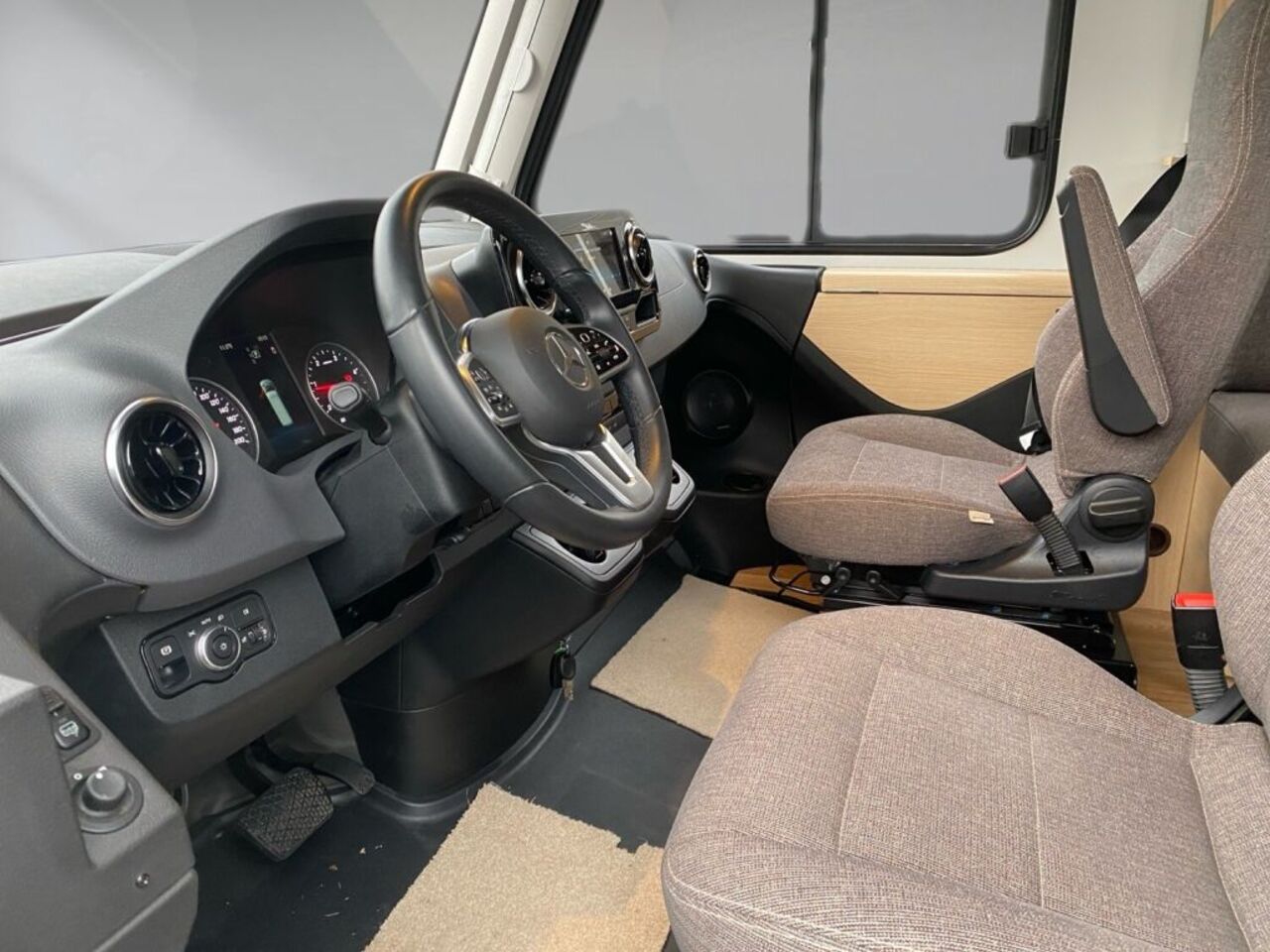 HYMER-ERIBA I 680 +++ Messewochen +++ Ansicht 7 für Fahrzeugdetailseite