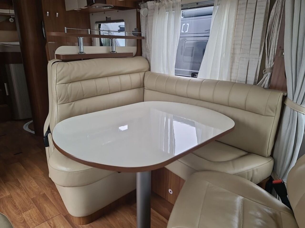 HYMER-ERIBA 704 PremiumLine Hydr. Hubstützen Ansicht 12 für Fahrzeugdetailseite