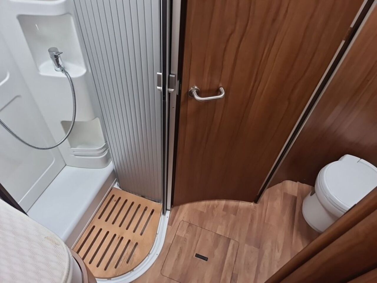 HYMER-ERIBA 704 PremiumLine Hydr. Hubstützen Ansicht 16 für Fahrzeugdetailseite