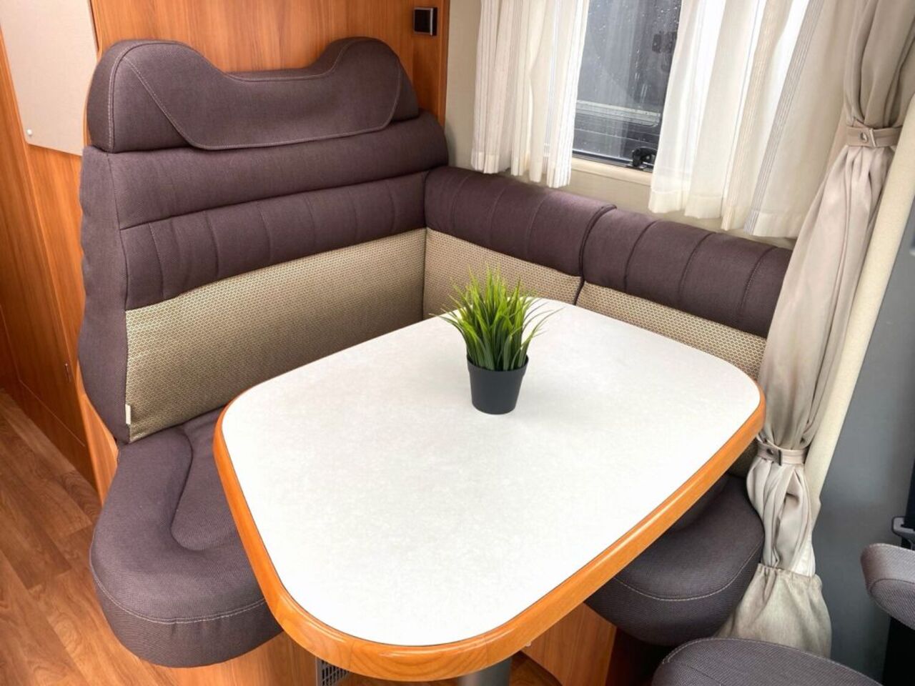 HYMER-ERIBA 560 Ihr Vorteil. Unser Service. Ansicht 10 für Fahrzeugdetailseite