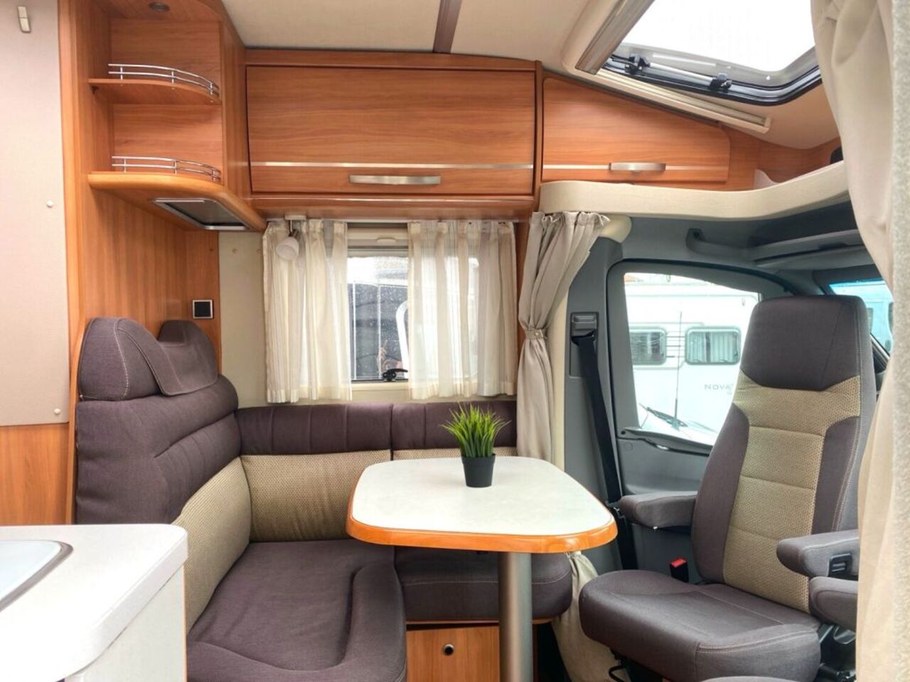 HYMER-ERIBA 560 Ihr Vorteil. Unser Service. Ansicht 11 für Fahrzeugdetailseite