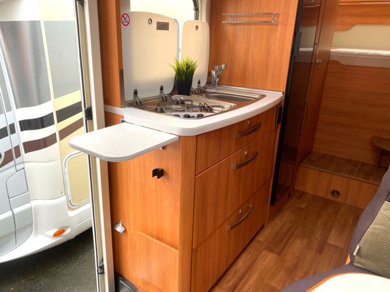 HYMER-ERIBA 560 Ihr Vorteil. Unser Service. Ansicht 12 für Fahrzeugdetailseite