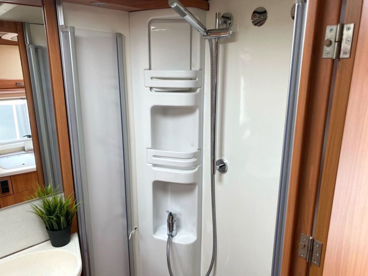 HYMER-ERIBA 560 Ihr Vorteil. Unser Service. Ansicht 15 für Fahrzeugdetailseite