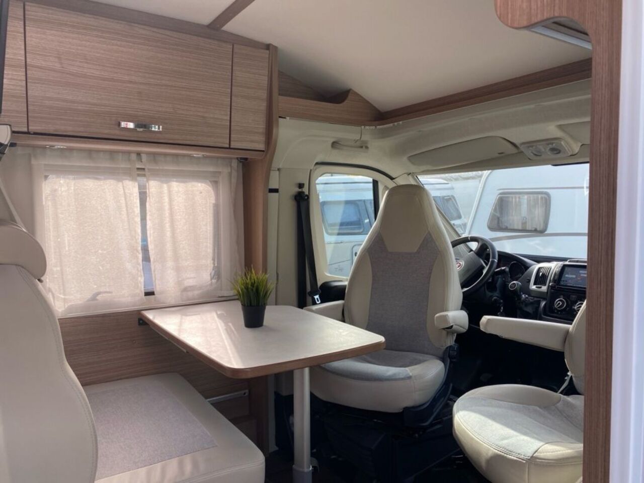 CARADO V132 !!! TopPreis+Service !!! Ansicht 21 für Fahrzeugdetailseite
