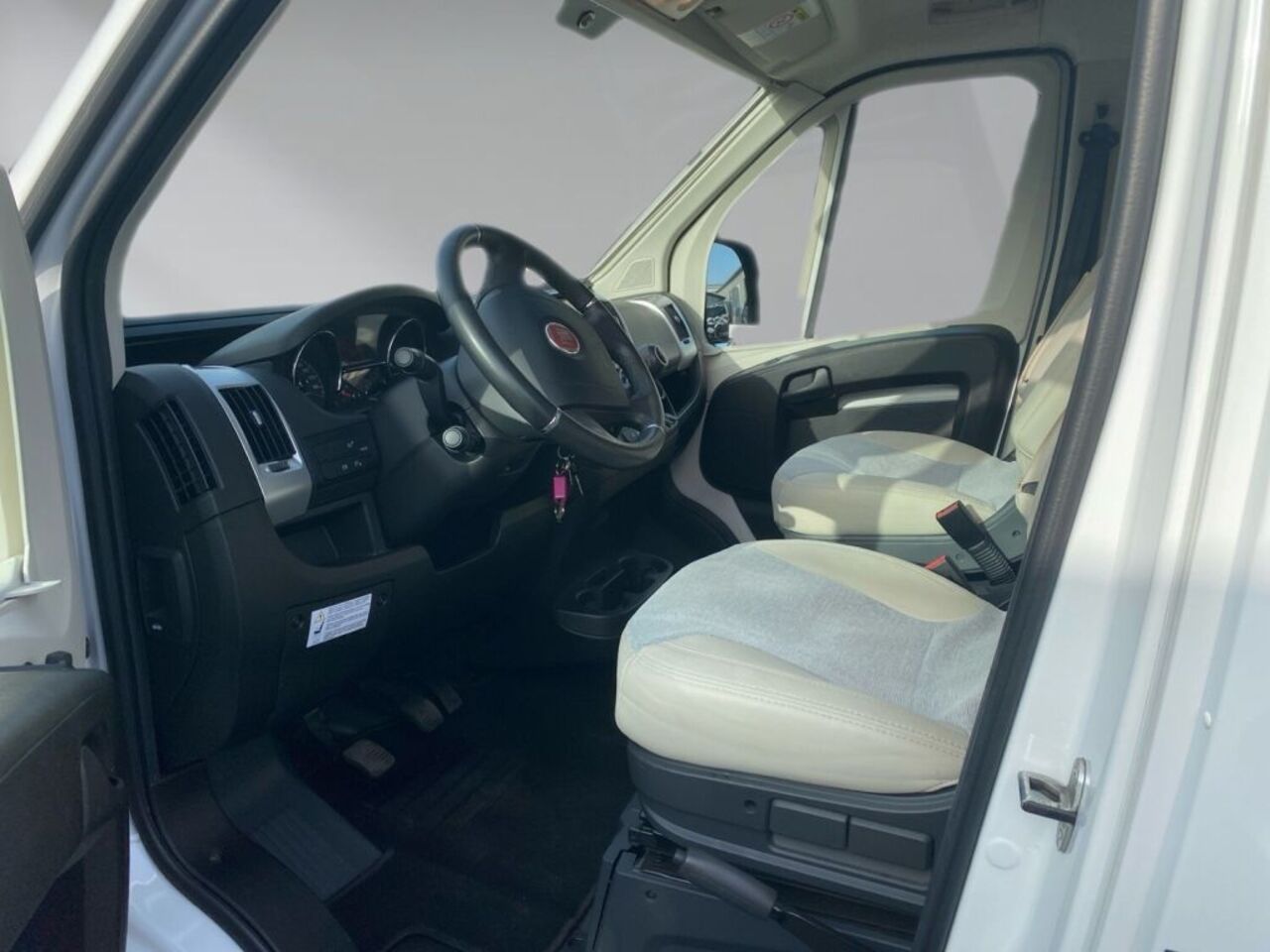 CARADO V132 !!! TopPreis+Service !!! Ansicht 6 für Fahrzeugdetailseite