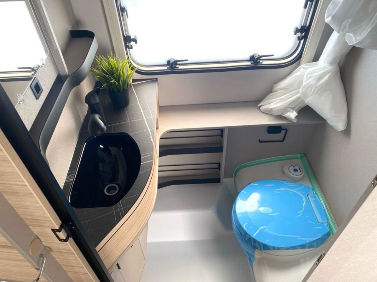 HYMER-ERIBA 630 !!! Top‑Preis Garantie !!! Ansicht 13 für Fahrzeugdetailseite