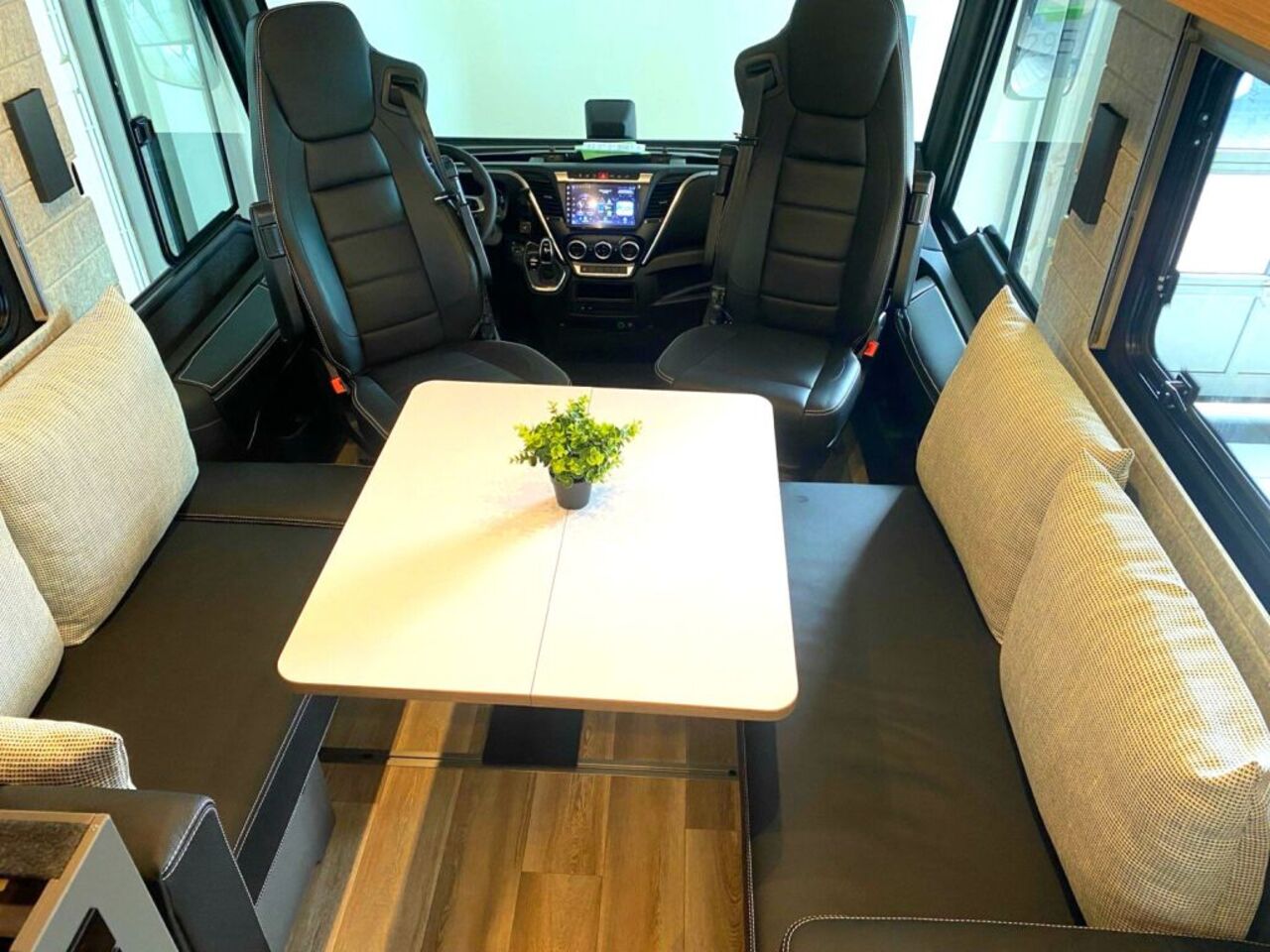 NIESMANN + BISCHOFF 920 Mehr Premium. Mehr Preisvorteil. Ansicht 10 für Fahrzeugdetailseite