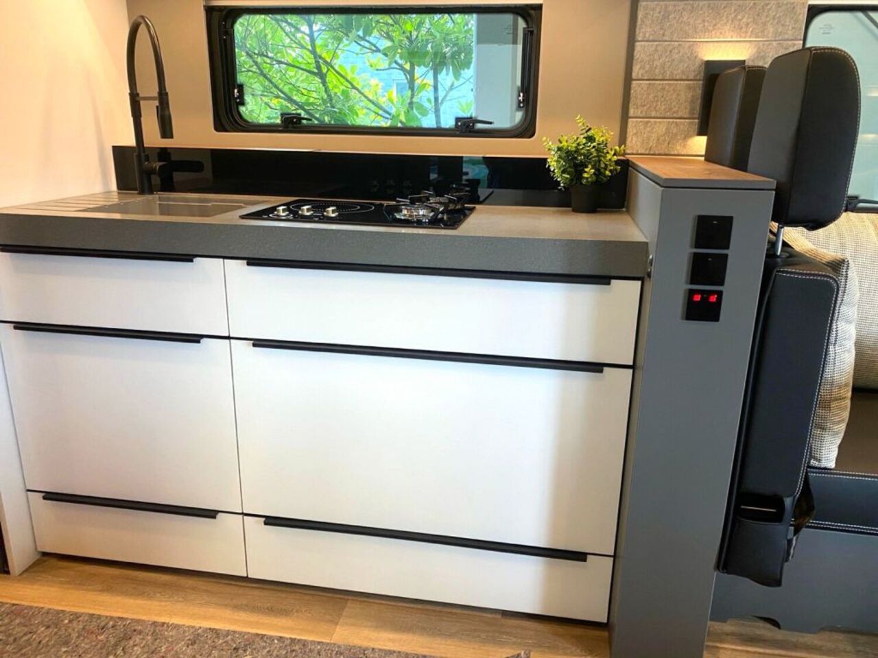 NIESMANN + BISCHOFF 920 Mehr Premium. Mehr Preisvorteil. Ansicht 13 für Fahrzeugdetailseite