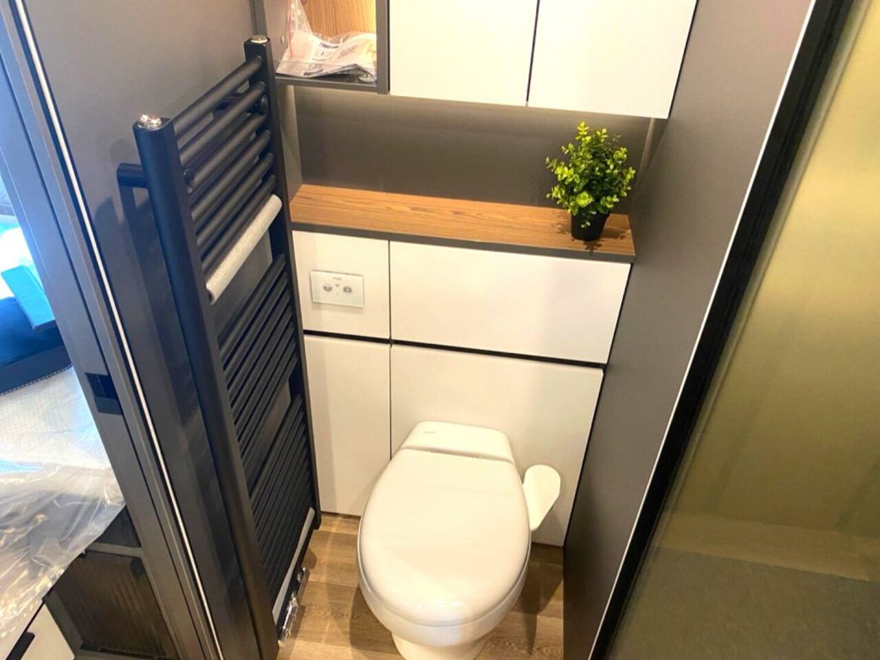 NIESMANN + BISCHOFF 920 Mehr Premium. Mehr Preisvorteil. Ansicht 16 für Fahrzeugdetailseite