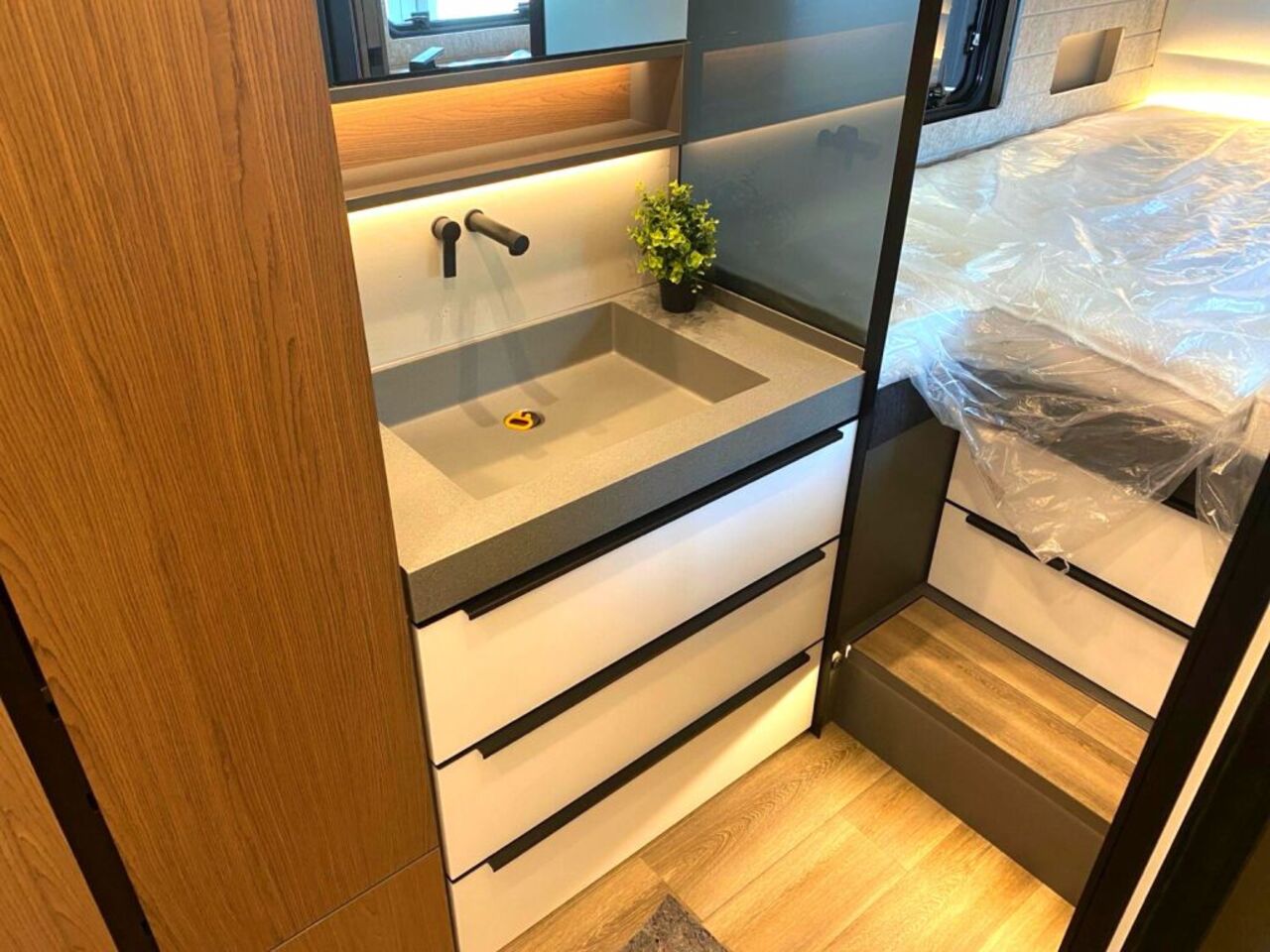 NIESMANN + BISCHOFF 920 Mehr Premium. Mehr Preisvorteil. Ansicht 17 für Fahrzeugdetailseite