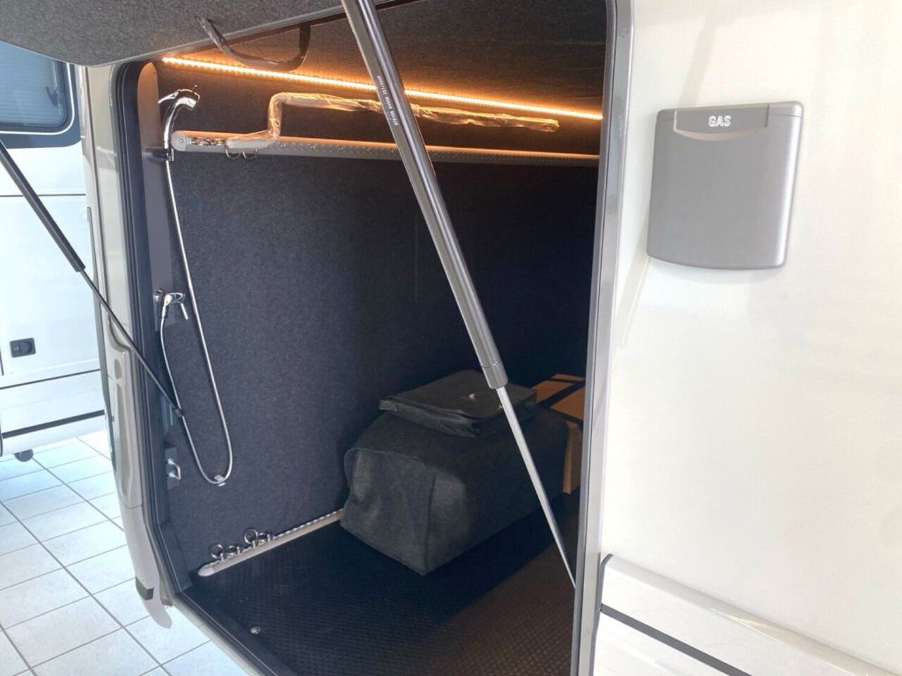 NIESMANN + BISCHOFF 920 Mehr Premium. Mehr Preisvorteil. Ansicht 26 für Fahrzeugdetailseite