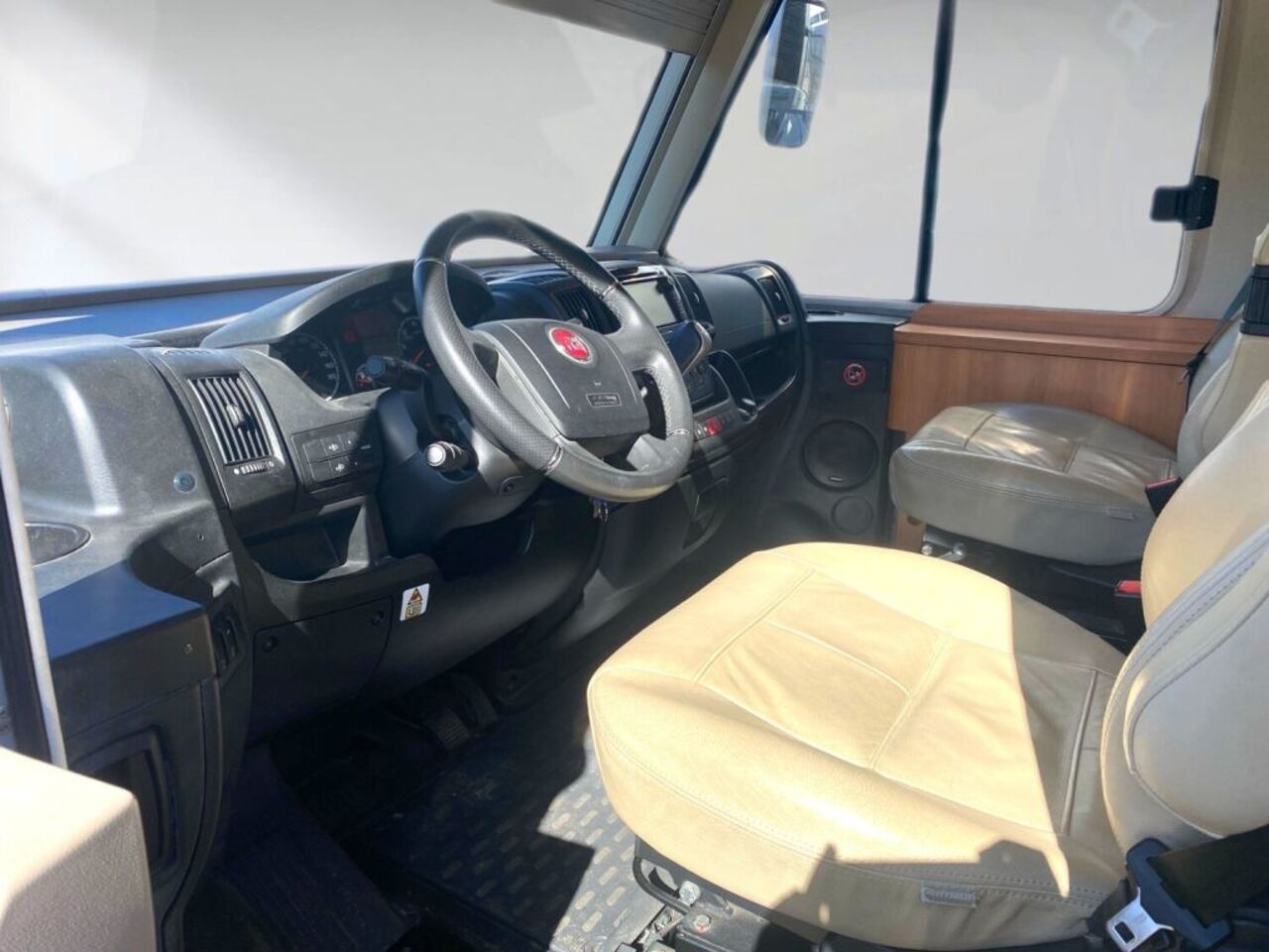 HYMER-ERIBA 624 Leder,ALDE,Automatik,3.0L Maxi Ansicht 7 für Fahrzeugdetailseite