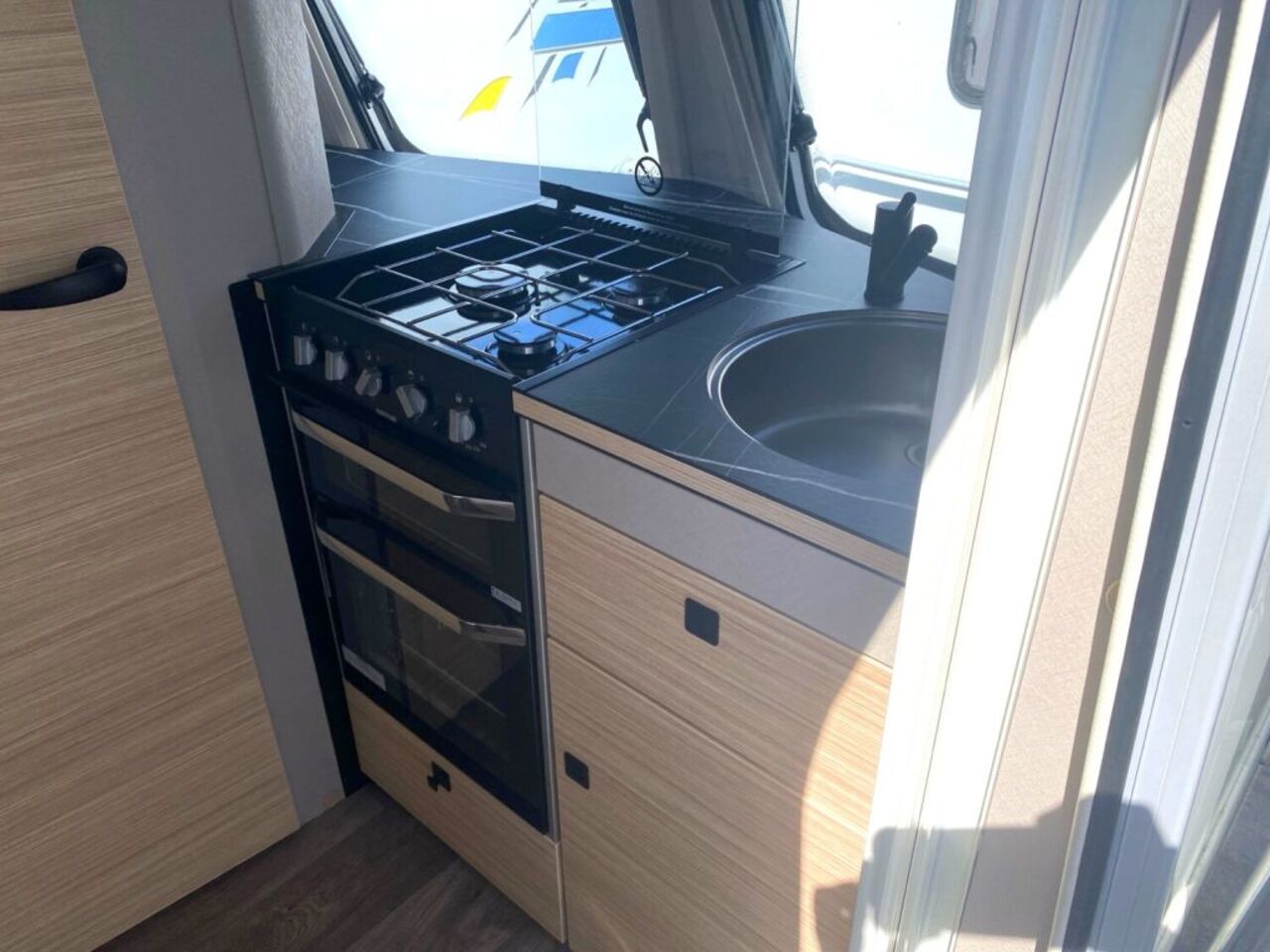 HYMER-ERIBA 420 !!! TopPreis+Service !!! Ansicht 11 für Fahrzeugdetailseite